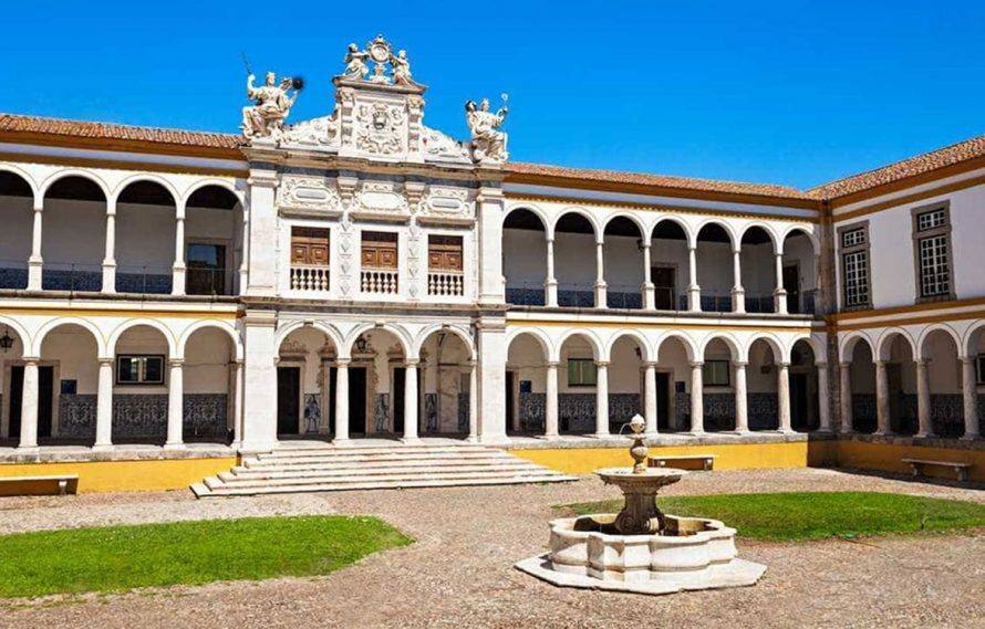 Universidade de Évora