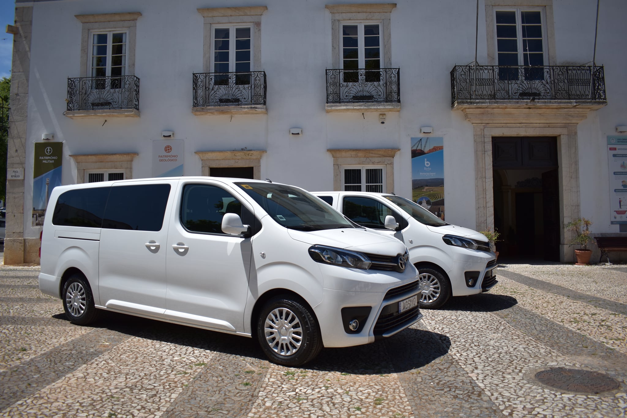 Carrinhas novas em Borba