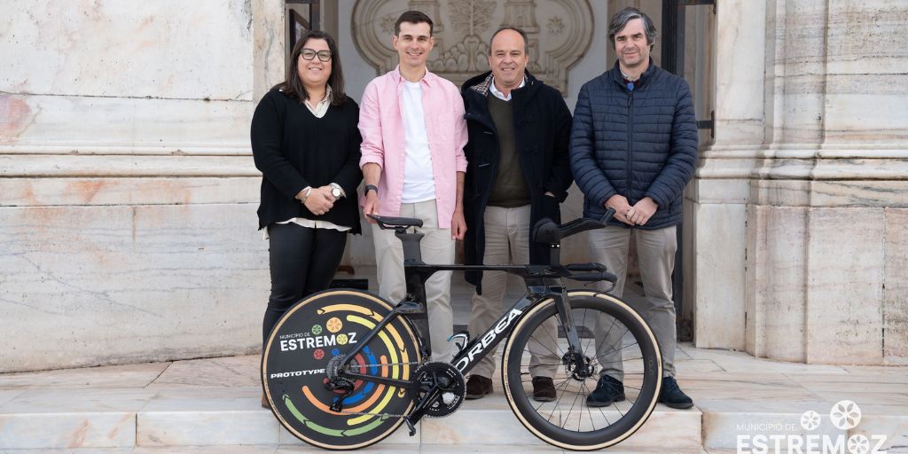Município de Estremoz investe cerca de 11m€ em André Soares: Campeão mundial recebe bicicleta