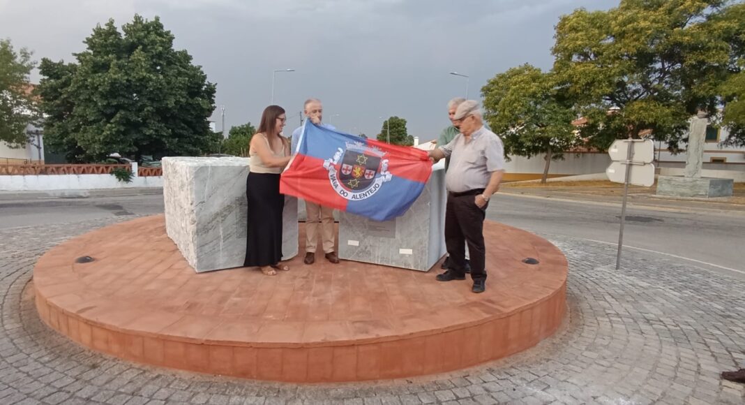 Município de Viana do Alentejo inaugurou rotunda dedicada ao mármore verde