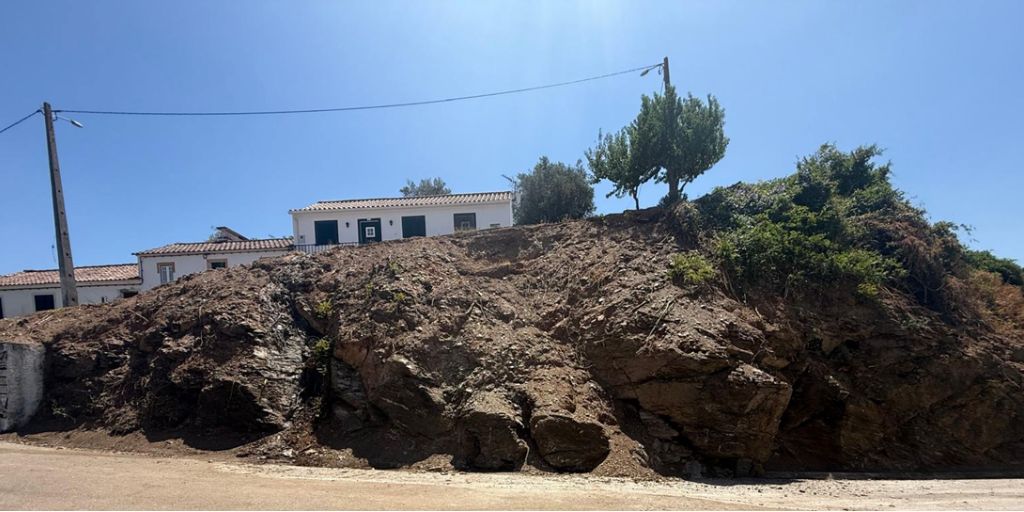 Município de Ponte de Sor quer reabilitar talude instável em Montargil: Investimento fixado em 206m€