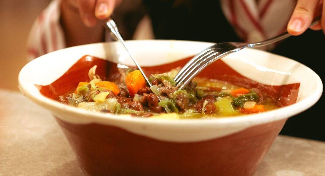 “Feijoada da Maria” passa a ser tradição de domingo no Chaparro Alentejano, em Beja