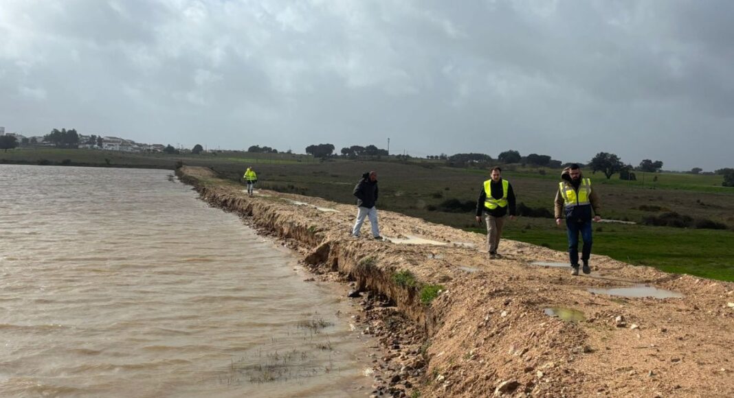 Estrada de Aguiar mantém-se fechada: Avaliação afasta hipótese de rebentamento e fissura em barragem
