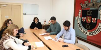 Viana do Alentejo assina acordo coletivo que prevê mais 3 dias de férias