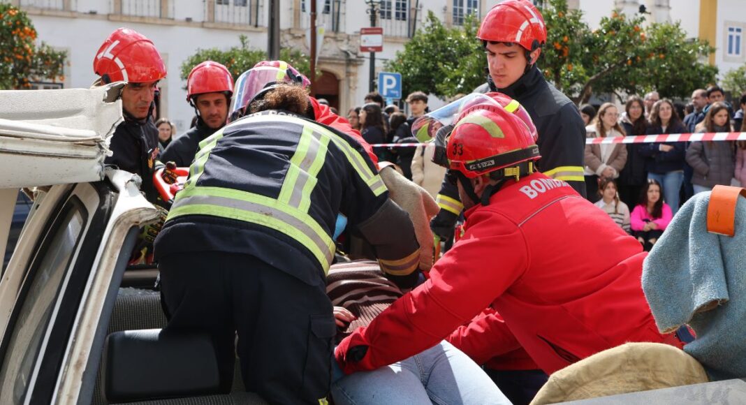 Bombeiros de Vila Viçosa realizam demonstração de desencarceramento: “Por vezes, pensam que se resolve em minutos” (c/fotos)