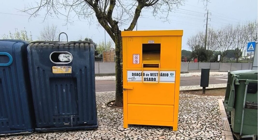 Estremoz instala primeiros contentores para recolha de roupa usada: Saiba onde estão e como utilizar