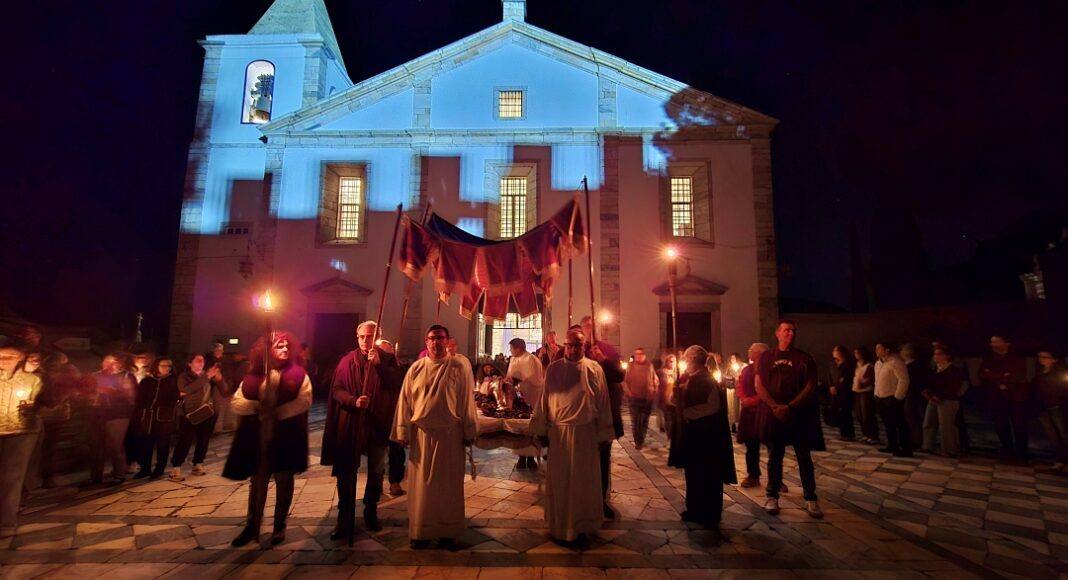 Vila Viçosa reviveu tradição da Semana Santa com Procissão do Enterro do Senhor