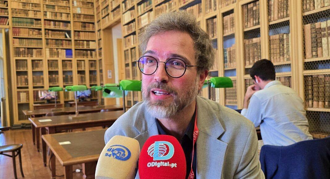 Pedro Chagas Freitas diz que “a escrita salva” durante passagem pelo Comboio Literário no Alentejo