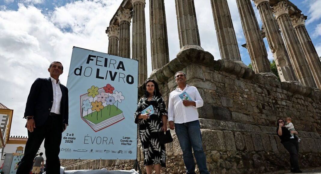 A Feira do Livro de Évora já começou e traz autores e iniciativas ao centro histórico