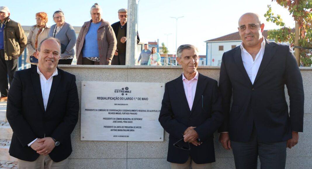 Após investimento de cerca de 1M€, Arcos (Estremoz) já conta com uma reabilitada Praça 1º de Maio (c/fotos)