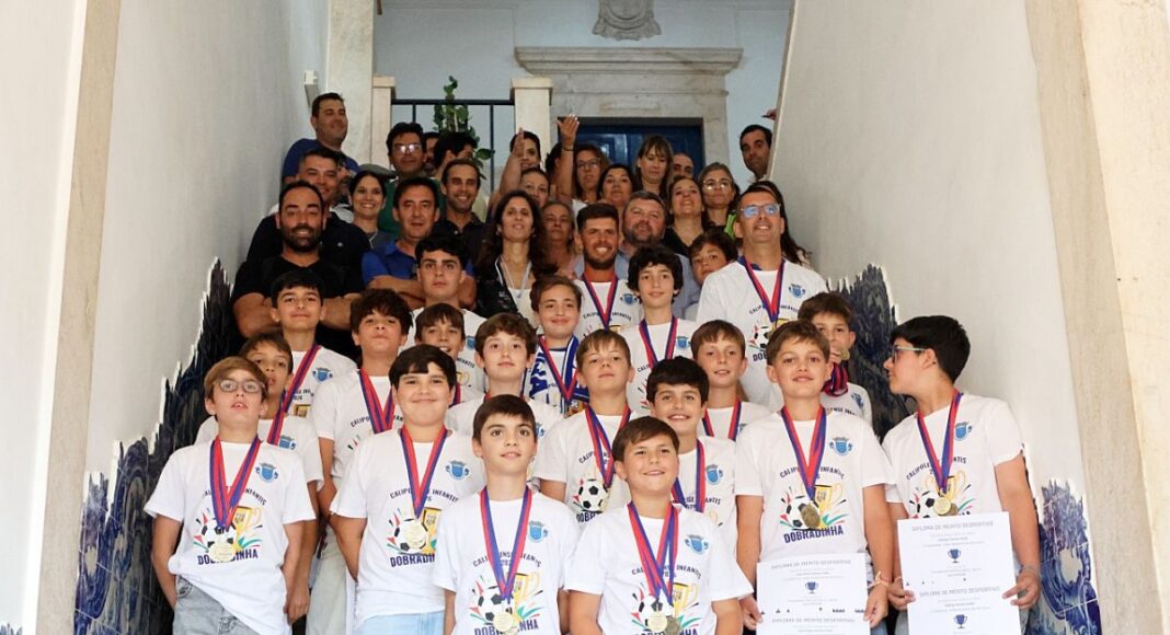 Vila Viçosa: Sub-13 do Calipolense homenageados após conquista inédita da Taça e Campeonato Distrital (c/fotos)