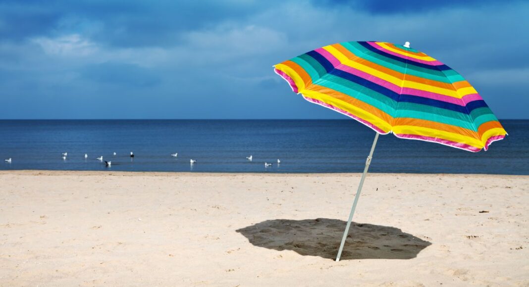 APA esclarece que banhistas podem colocar chapéus-de-sol em frente às concessões de praia